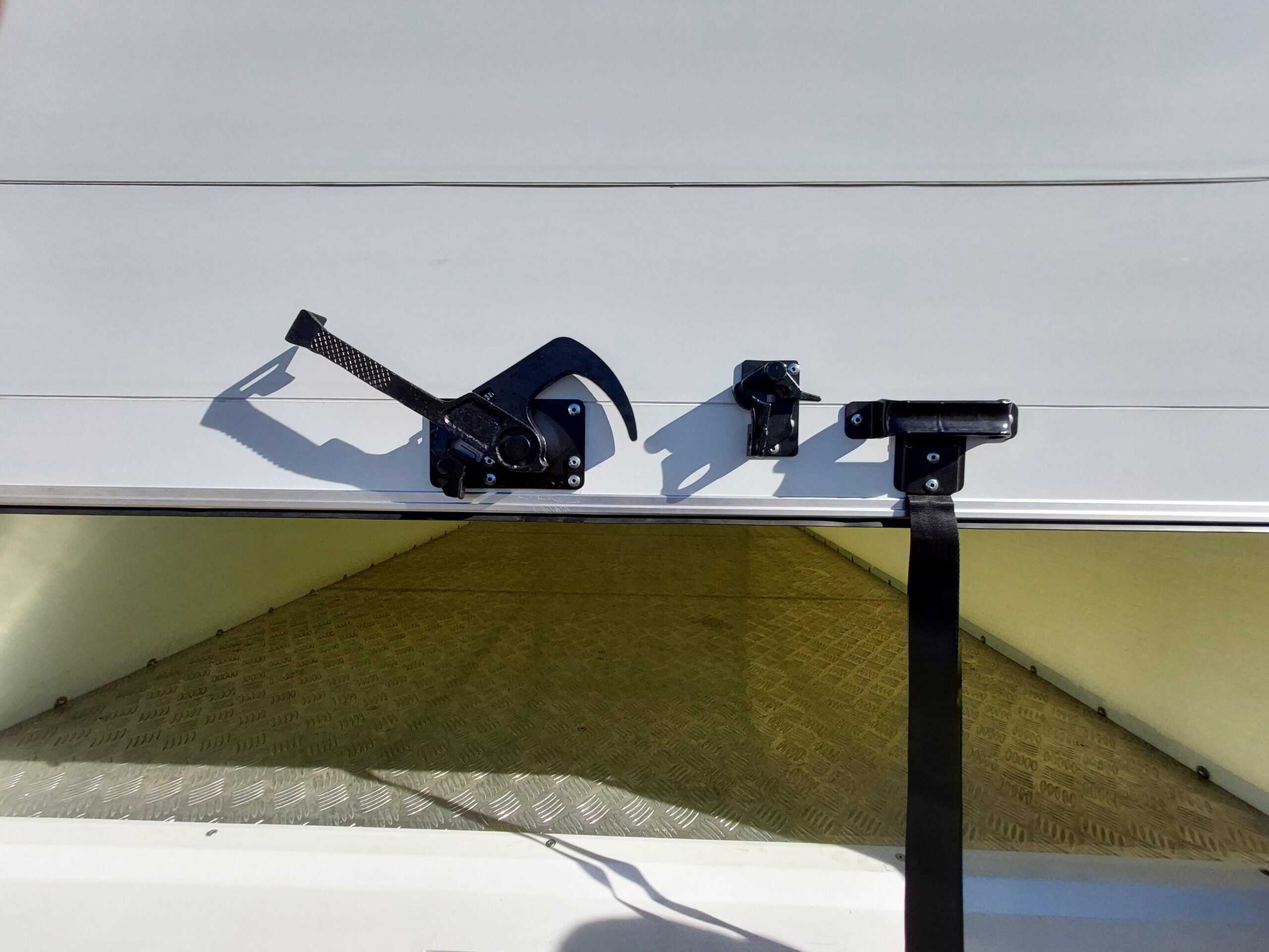 Easy Roll Aluminum-Door